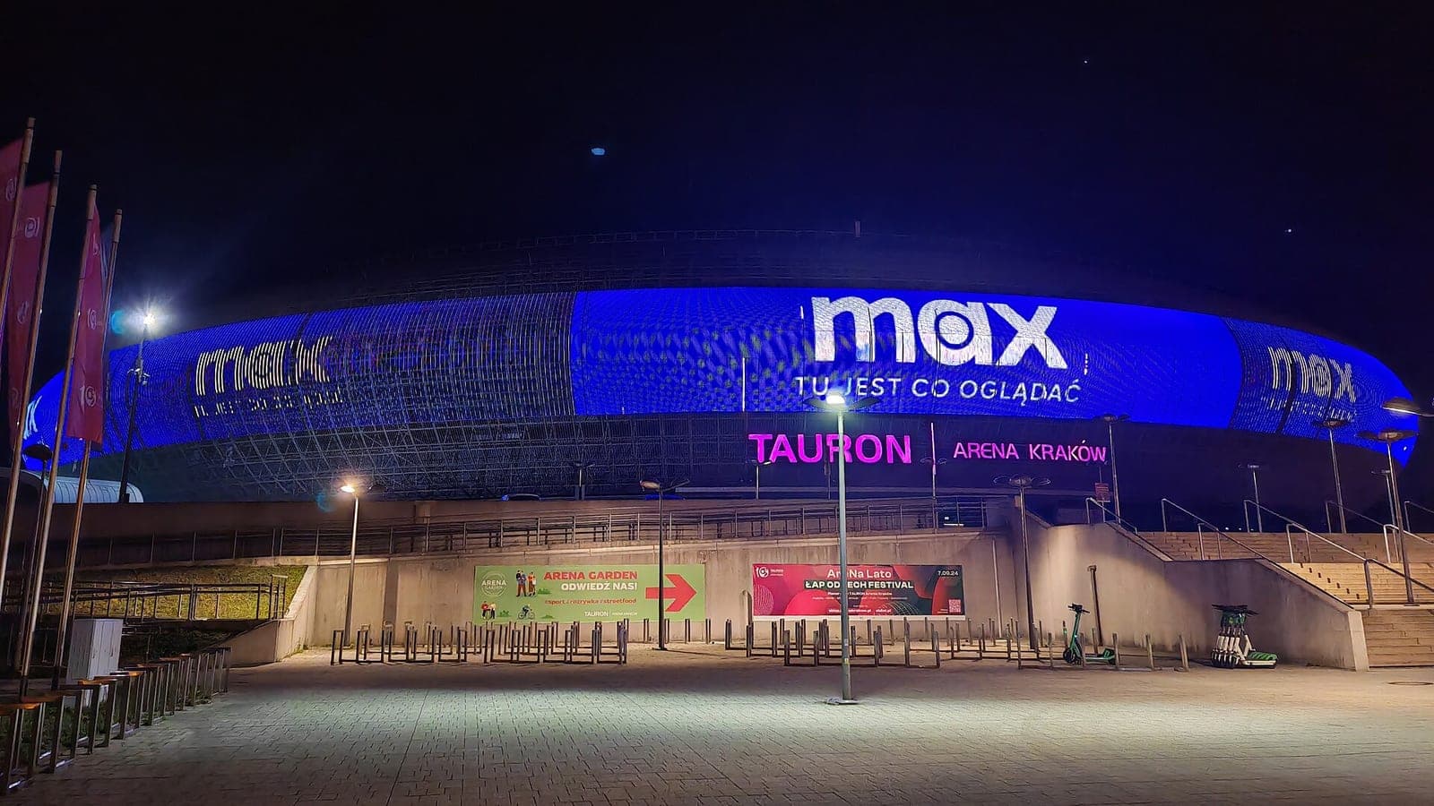 auron Arena Kraków and HBO Max advertisement