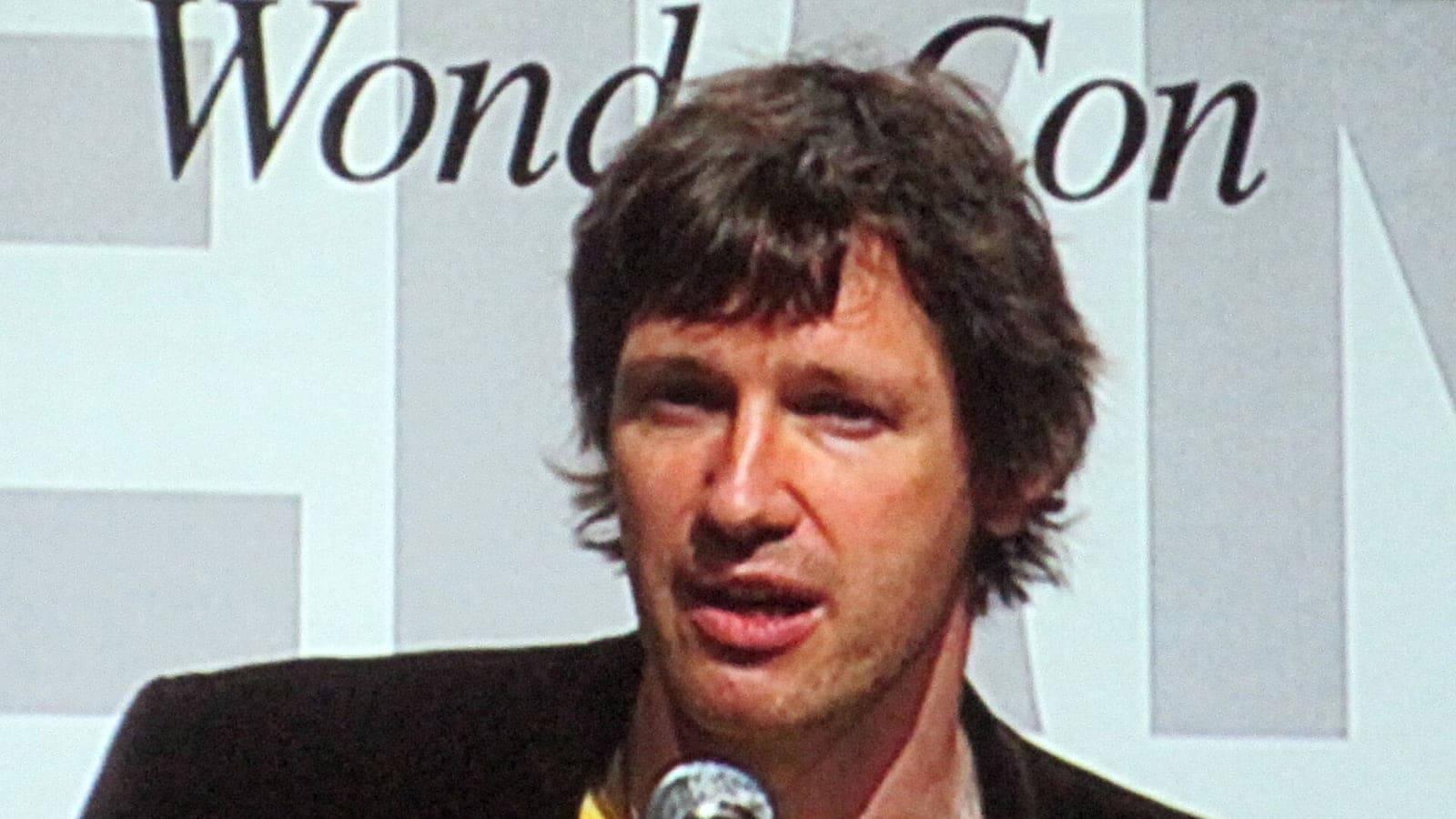 Paul W. S. Anderson, director of Resident Evil: Afterlife, discusses the film at a panel at WonderCon 2010.