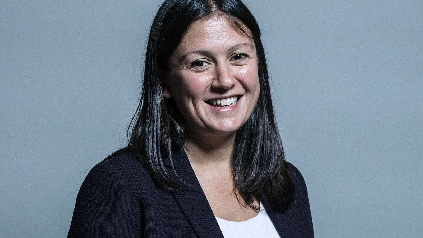 Official portrait of Lisa Nandy