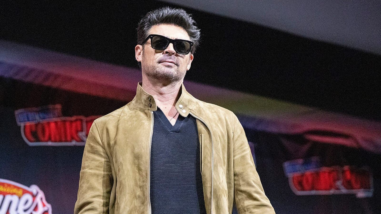 Karl Urban at the 2025 NYCC Mortal Kombat II Panel.